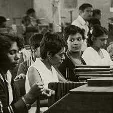 En 1945, el Congreso promulgó el Código de Trabajo, que se convirtió en un instrumento estatal para controlar las relaciones entre los empresarios y los obreros.