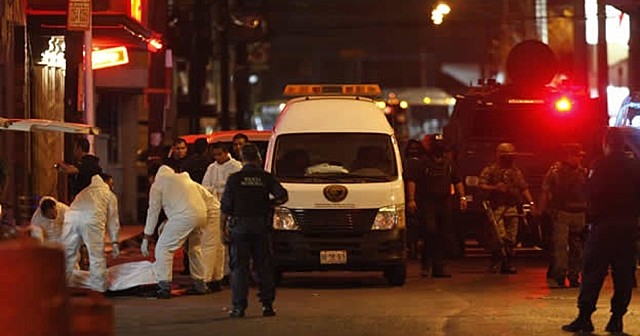 Asesinato de 20 personas en un bar (Nuevo León).