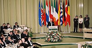 Formação oficial da União Europeia, Tratado de Maastricht