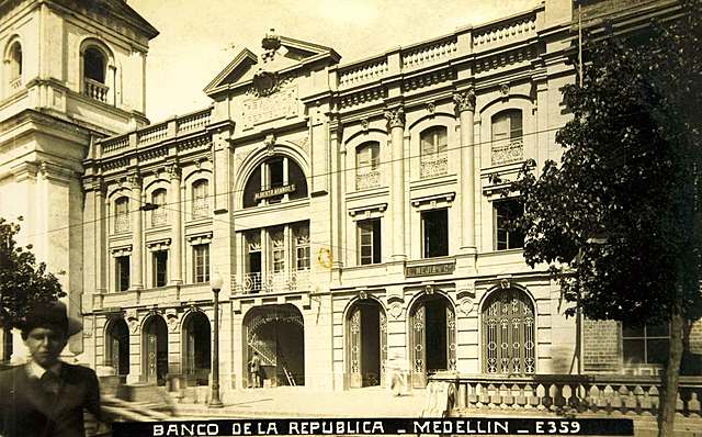 FUNDACION DEL BANCO DE LA REPUBLICA