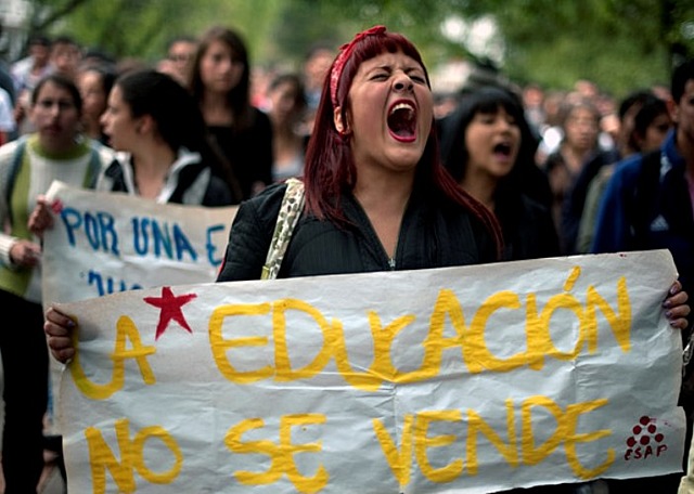 Realización de movilización en contra de la ley 30 en el periodo de gobierno de Juan Manuel Santos.