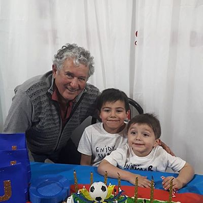 Timeline: Trayectoria Laboral Oscar Ampuero