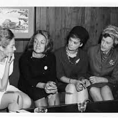 Timeline: “Los feminismos a través de la historia”.