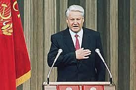 Los rusos eligen por primera vez a su presidente: Boris Yeltsin.