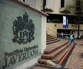 Se fundan importantes centros educativos