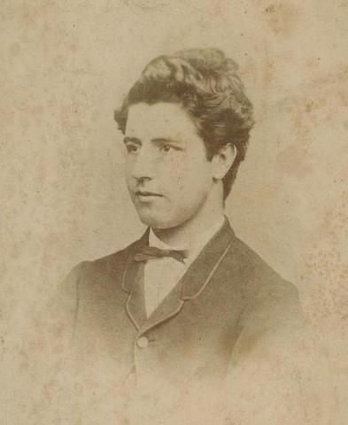 Graduates with a Bachelor of Arts University of Sydney