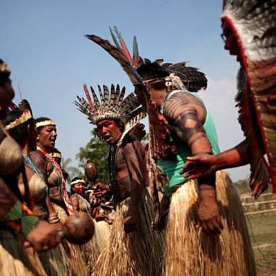 Timeline: IGUALES Y DIFERENTES