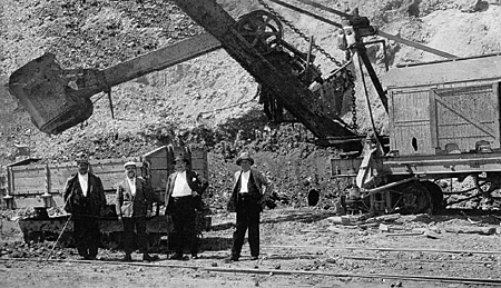 Inicio del uso de la excavadora hidráulica