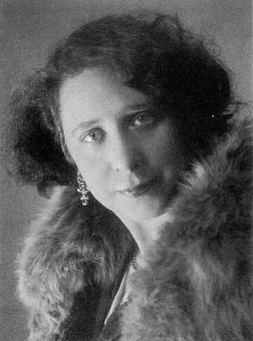 MARGARITA NELKEN