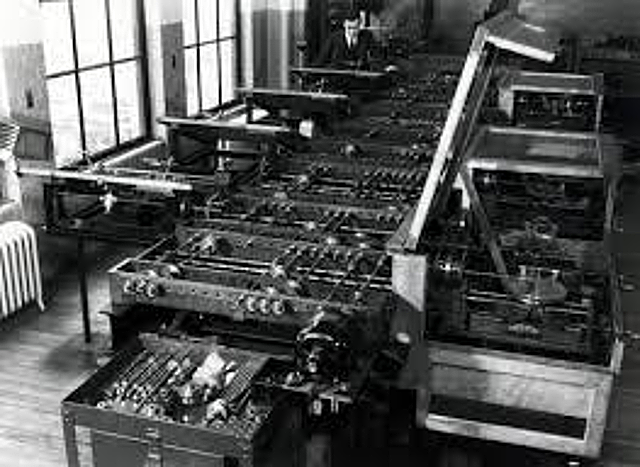 Máquina de resolver ecuaciones diferenciales de Vannevar Bush