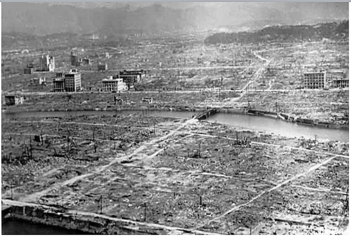 Bombas atómicas sobre Hiroshima y Nagasaki.