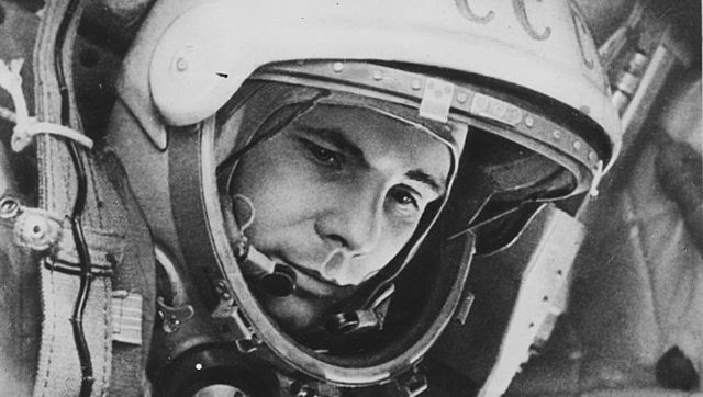 PRIMER HOMBRE EN EL ESPACIO