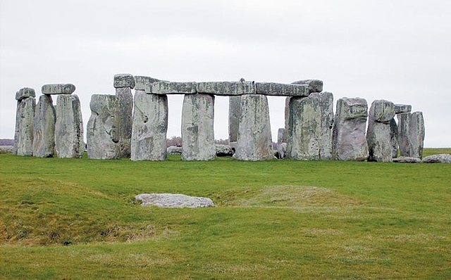 Construccion del Monumento Stonehenge