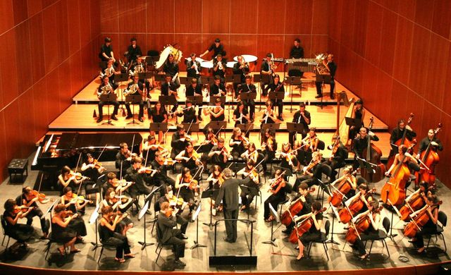 Orquestra del seu poble