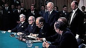 E.E.U.U. se retira de la Guerra de Vietnam