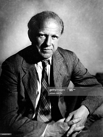 Obtiene su doctorado