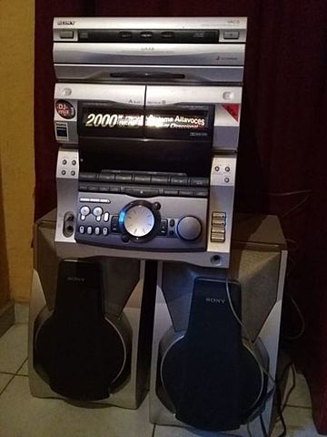 Se inventan los Equipos de Sonido