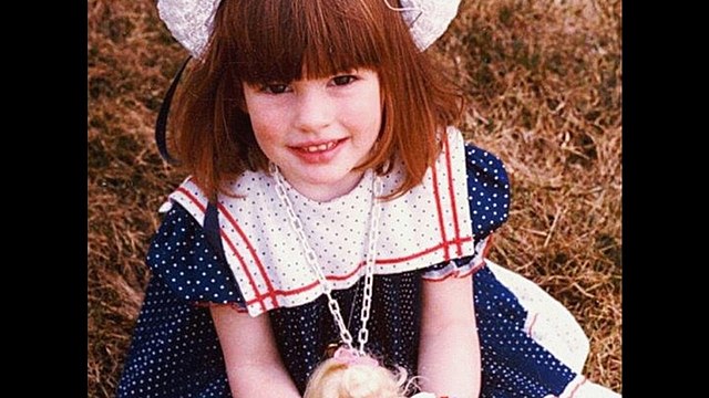 "Birth Date Anne Hathaway"