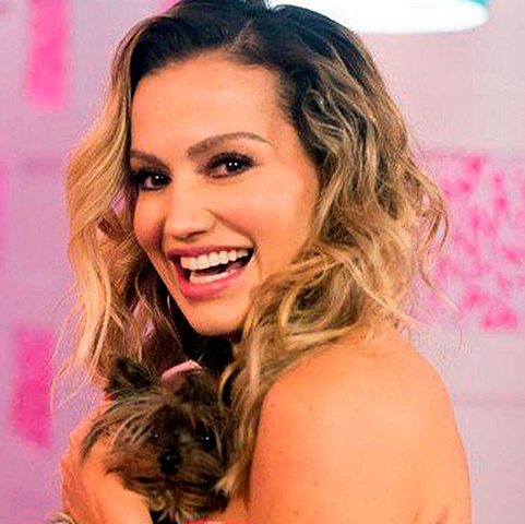 lanzamiento de su primer sencillo de su 4 álbum