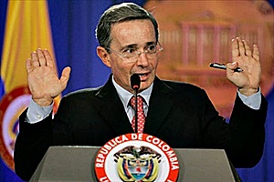 SE POSTULA COMO PRESIDENTE ALVARO URIBE VELEZ