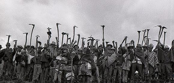 Se firma el Pacto de Chicoral