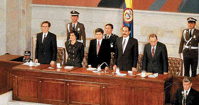 FIRMA DE LA NUEVA CONSTITUCIÓN
