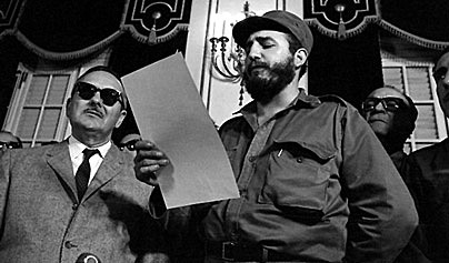 Fidel Castro toma el poder en Cuba