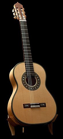 4)Siglo XIX- Primera guitarra española