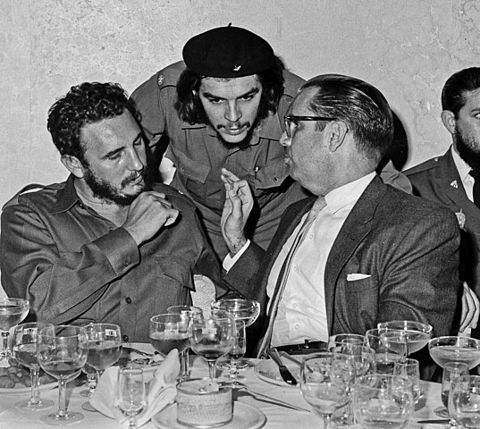 Fidel Castro derroca a Fulgencio Batista