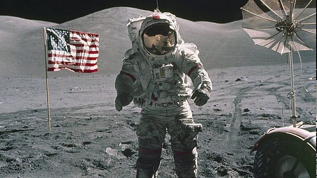 El hombre llegó a la luna