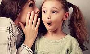 ¿Como comprende el bebé que otras personas tengan algo que decirle a alguien?  (14 meses)