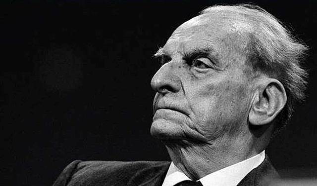 El existencialismo Norberto Bobbio