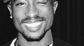 Timeline: Biografía de Tupac Shakur