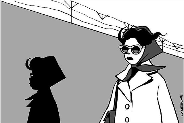 Se termina de construir el muro de Berlín