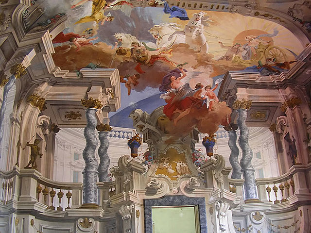 Affresco con il caro del sole guidato da Apollo