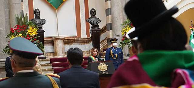 Áñez convoca a candidatos a firmar un acuerdo nacional por los bonos