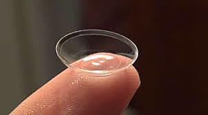 Edwin Theodor Saemisch primer uso de lentes de contacto