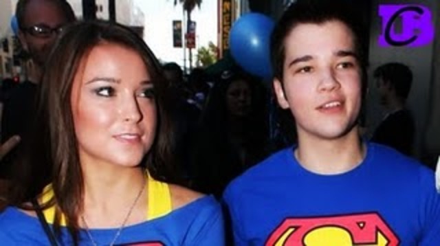 Começam as críticas