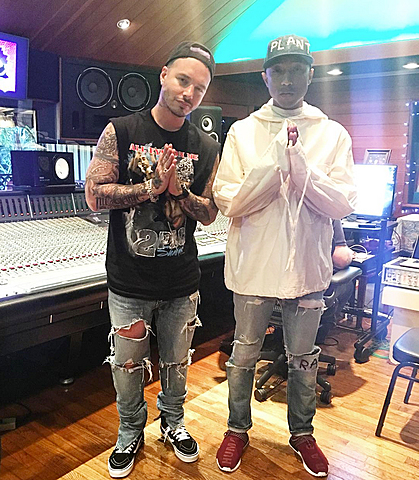 Canción con Pharrell Williams.