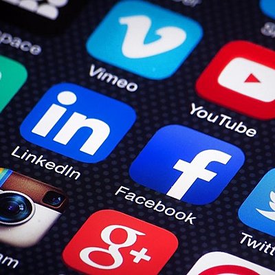 Timeline: Redes Sociales