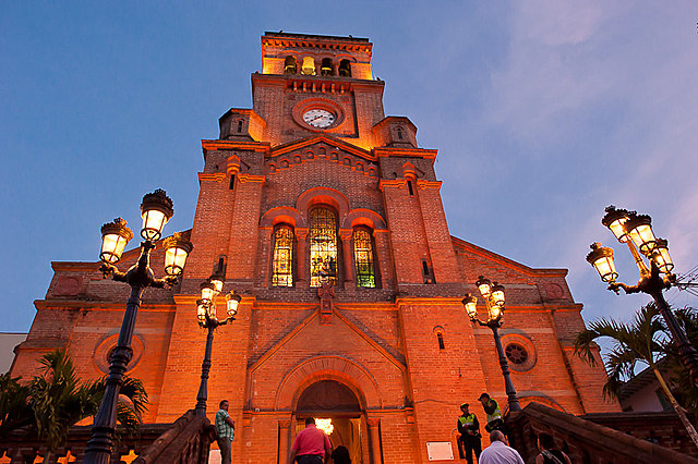 Se crea la diócesis de Girardota