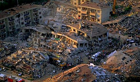 When he was 7 months old in İzmit (Turkey), an earthquake measuring 7.6 on the Richter scale left 17,000 dead and 44,000 injured.
