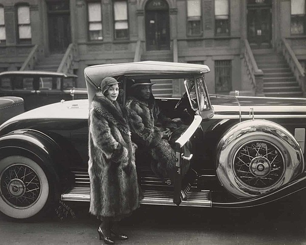 Couple in Raccoon Coats, James Van der Zee