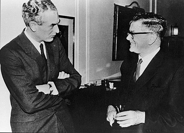 Peter Brian Medawar y Frank Macfarlane.