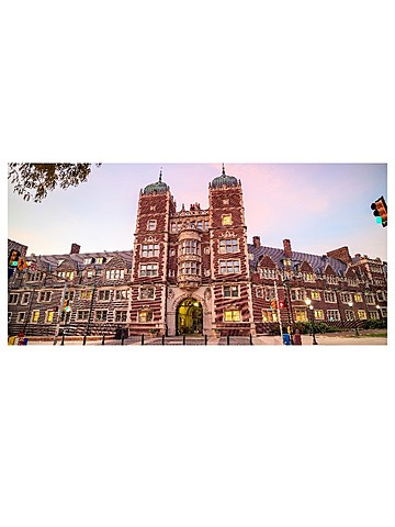 Trasmite cursos por radio