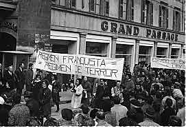 1968 Movimientos estudiantiles nacionales e internacionales.Estudiantes contra Franco (España). Alumnos de la Universidad Española protestaron en contra del gobierno del dictador español Francisco Franco en busca de una democracia educativa e inclusiva.