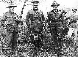 Italia invade Grecia.