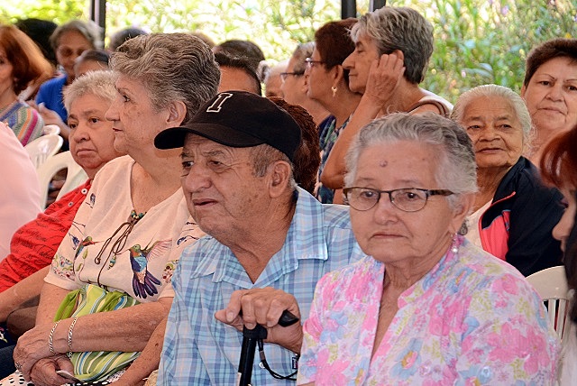 Atención a Adultos Mayores de 70 años y Más