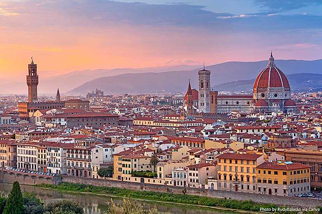 Da Vinci returns to Florence