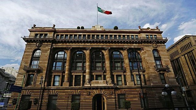 Se funda el Banco de México